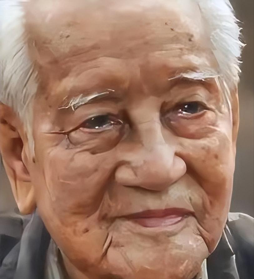 1988年，“中国核潜艇之父”黄旭华，在南海做深潜试验时，顺道回了趟家，看望自己