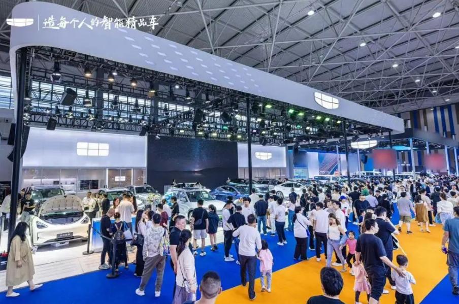 吉利旗下第四代博越 L 车型正式宣布开启预售，共 5 款配置车型，预售价区间为 