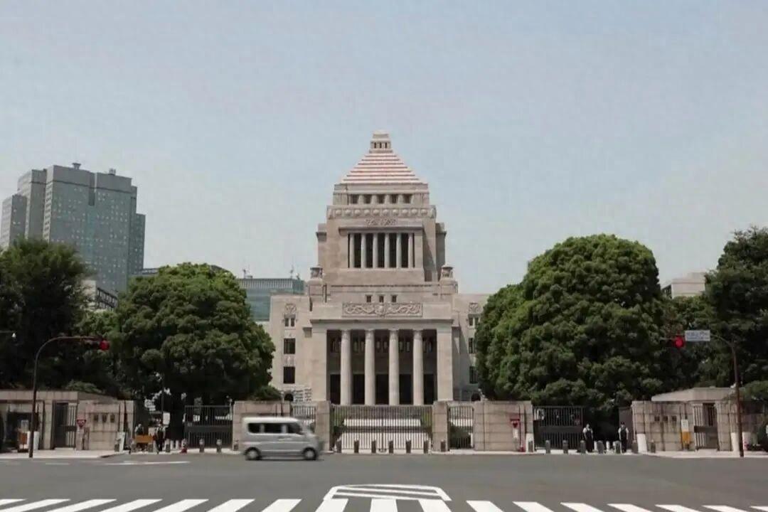 广岛核爆81周年，日本首相高市早苗在纪念仪式上发言唯独漏了一件事，当年到底是谁扔