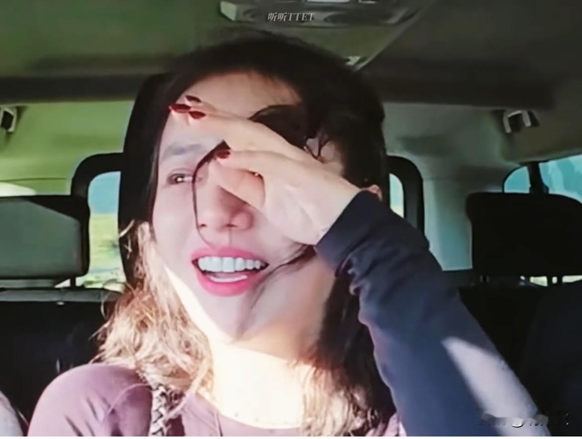 “看着这一幕，我才真切的感受到她生病了”
马思纯笑着笑着就哭了
这会儿我感觉她比