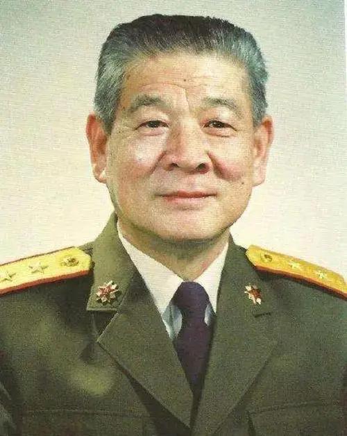 副团长直接升为副军长！1975年正在训练的王英洲突然被军长叫去办公室，他忐忑是不