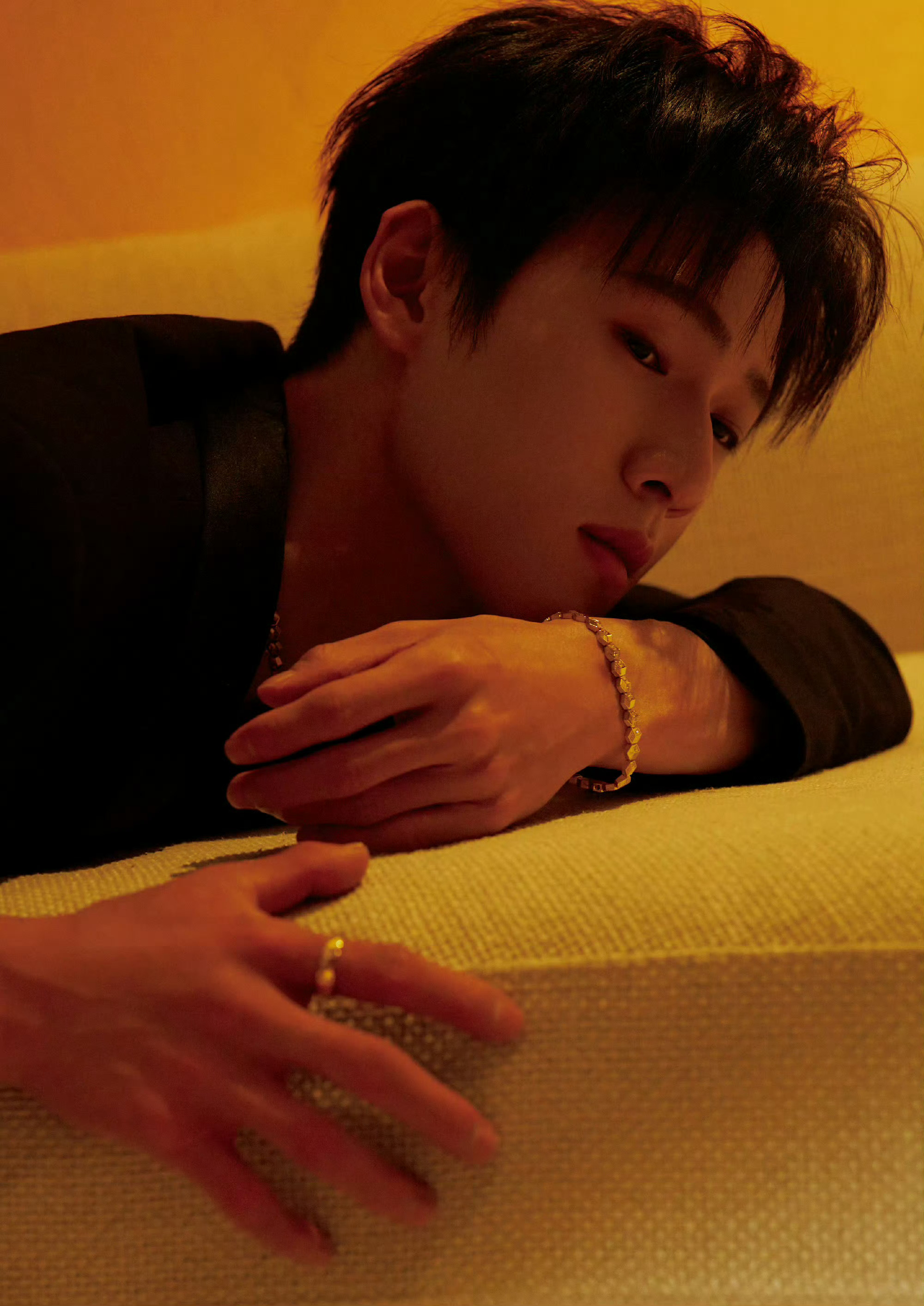 李昀锐 × 周大福品牌活动造型大片 📸风格大赏