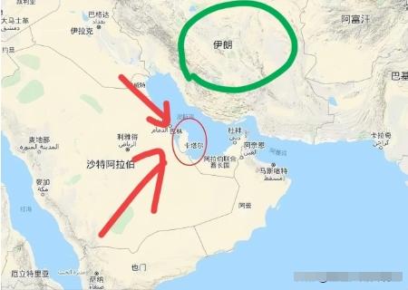 伊朗为啥会先打美国卡塔尔基地？
 
因为它在中东最大，它也最近。有多近？伊朗南边