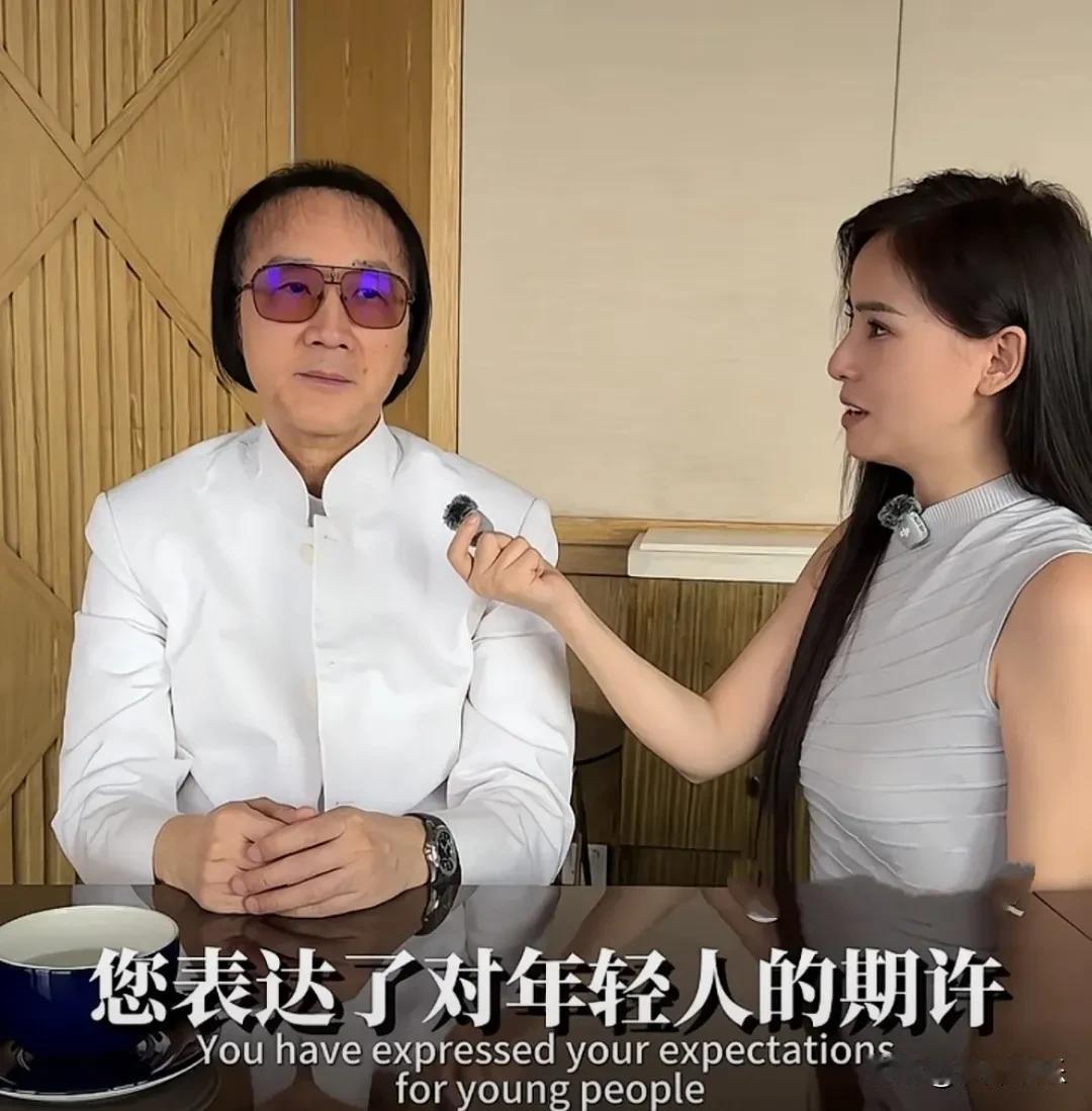 江湖大佬“上海仔”二度受访，劝年轻人孝顺父母远离du！

9月18号，曾因街访爆