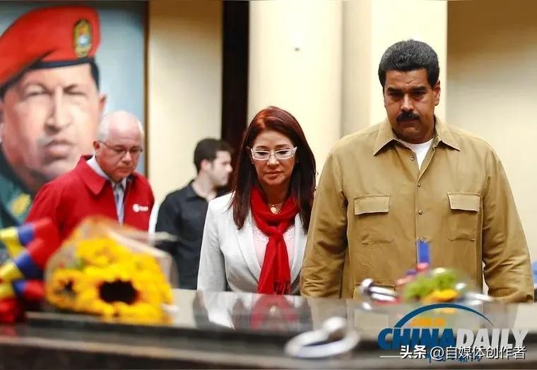 马杜罗戴镣出庭瘦13公斤，美式人权的遮羞布，被6平米炼狱牢房撕得粉碎
 
当地时