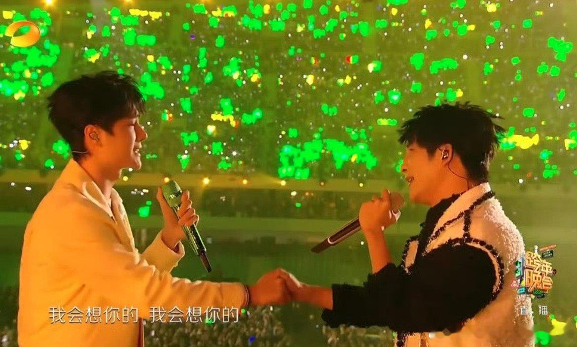 一张图证明你热爱跨年 每年跨年都是看湖南卫视跨年晚会度过的，和朋友吃着烧烤喝着啤
