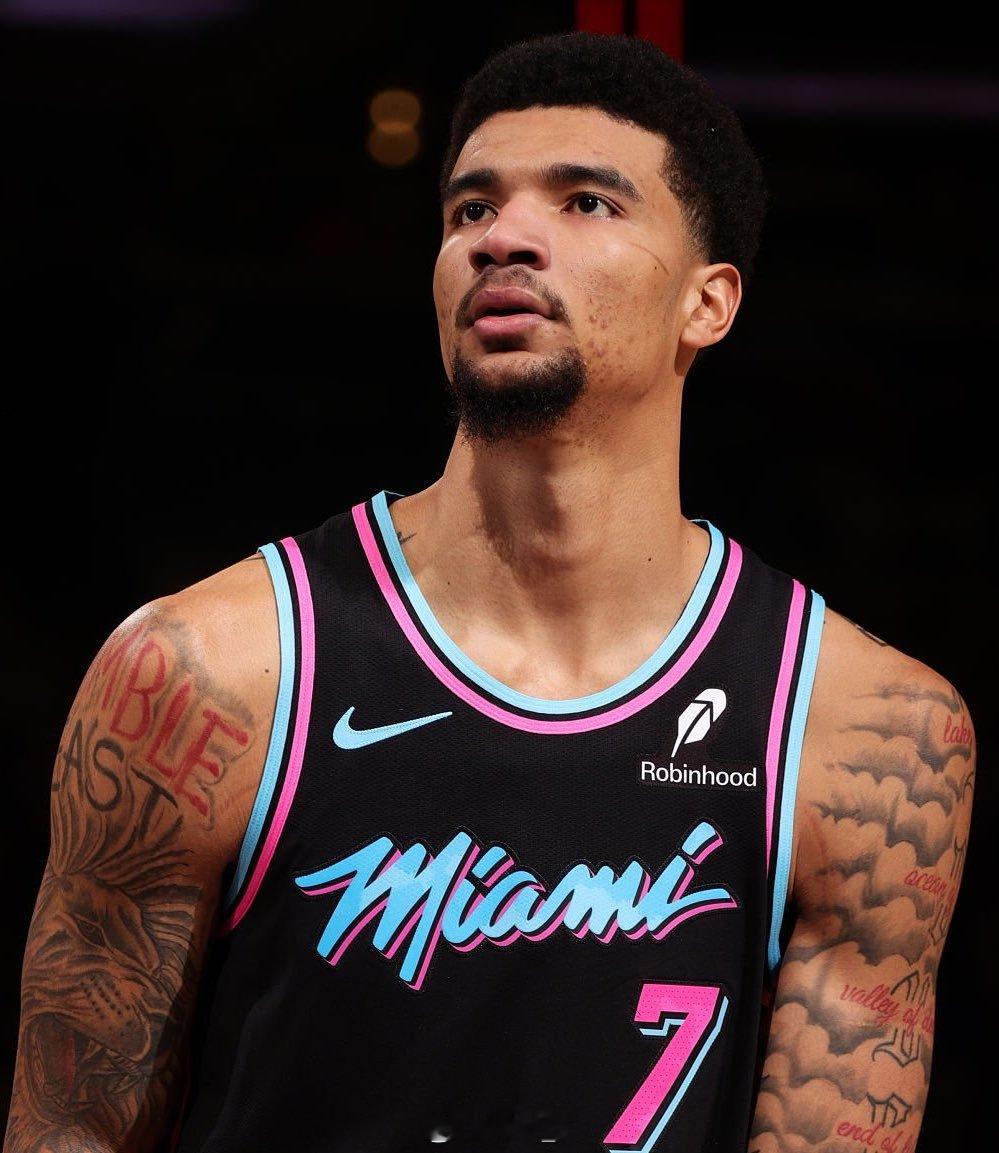 热火高开低走，过去8场输了7场。可能是时候考虑新的航向了，比如扶正韦尔。 