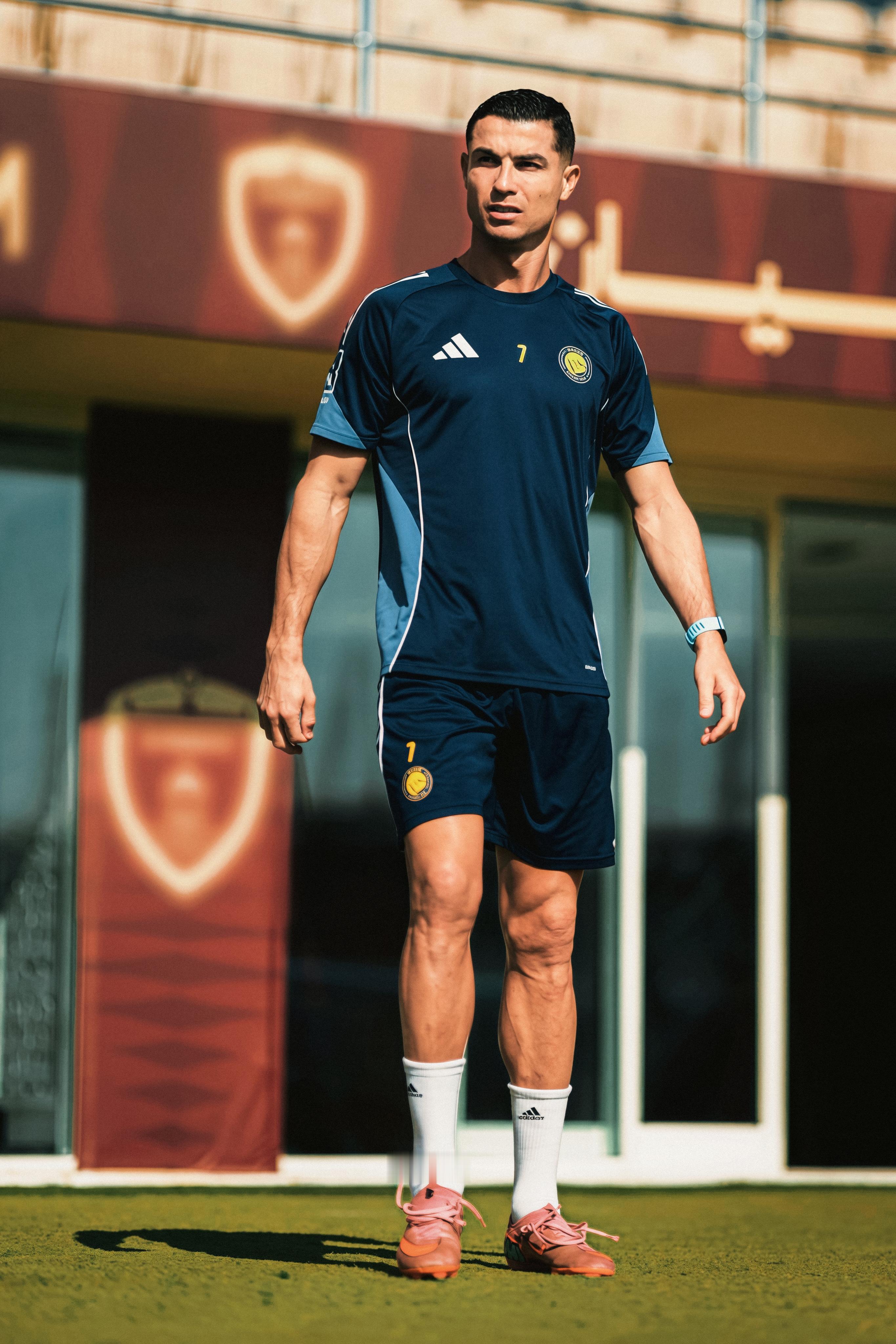 瓦哈达vs利雅得胜利 🛑 友谊赛赛前的镜头𝑪𝒓𝒊𝒔𝒕𝒊𝒂𝒏𝒐