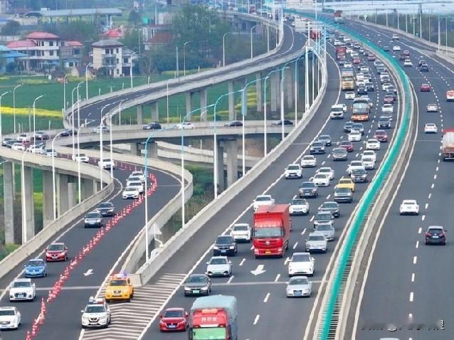 我有一个
重大发现
这个发现
就叫做
“局限定律”

无论
你的眼睛
看的多远