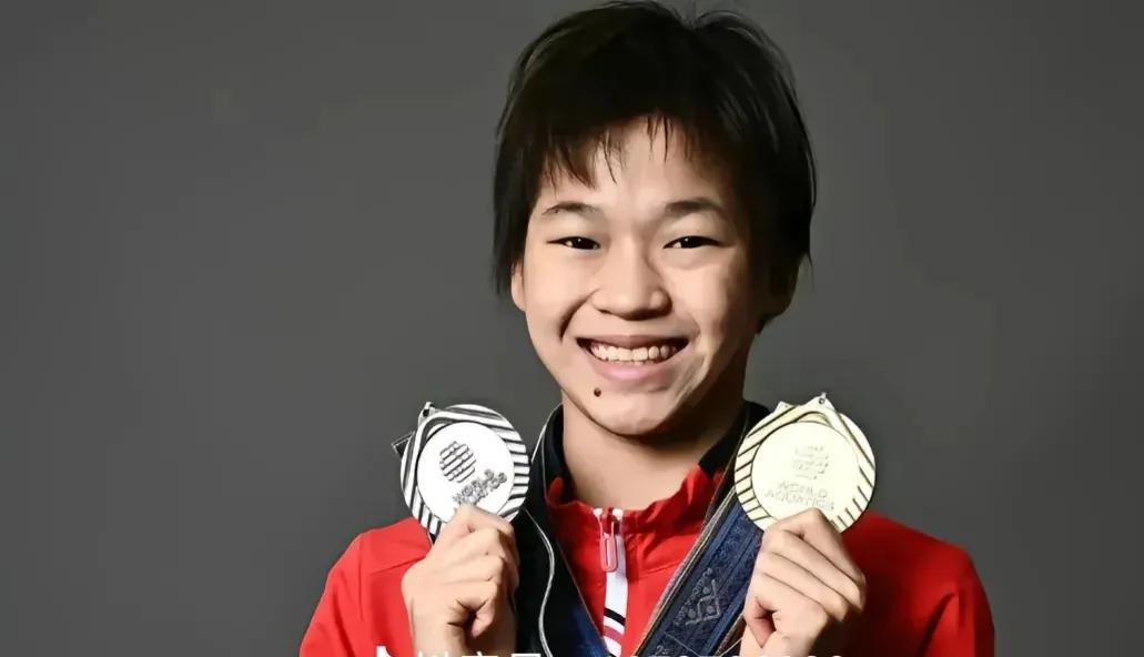 金红婵，我国女子跳水队的优秀运动员，曾多次在世界跳水锦标赛和奥运会上取得优异成绩