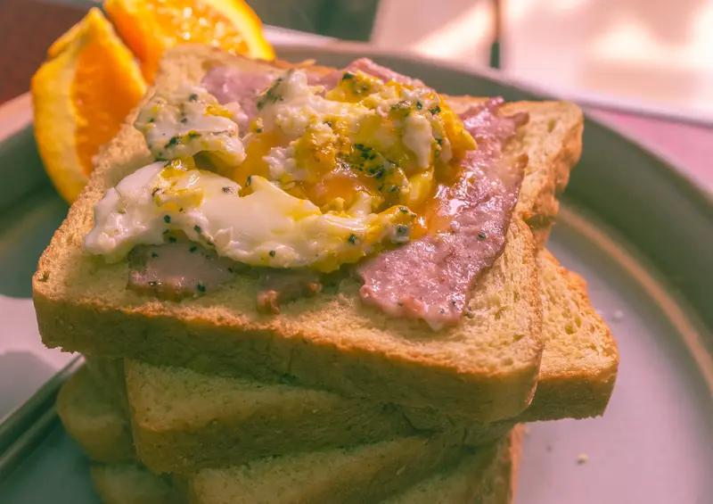 近日，一位网名叫“邻家~丽萍”的妈妈火出圈啦，就像一颗突然在网络夜空中闪亮的流星