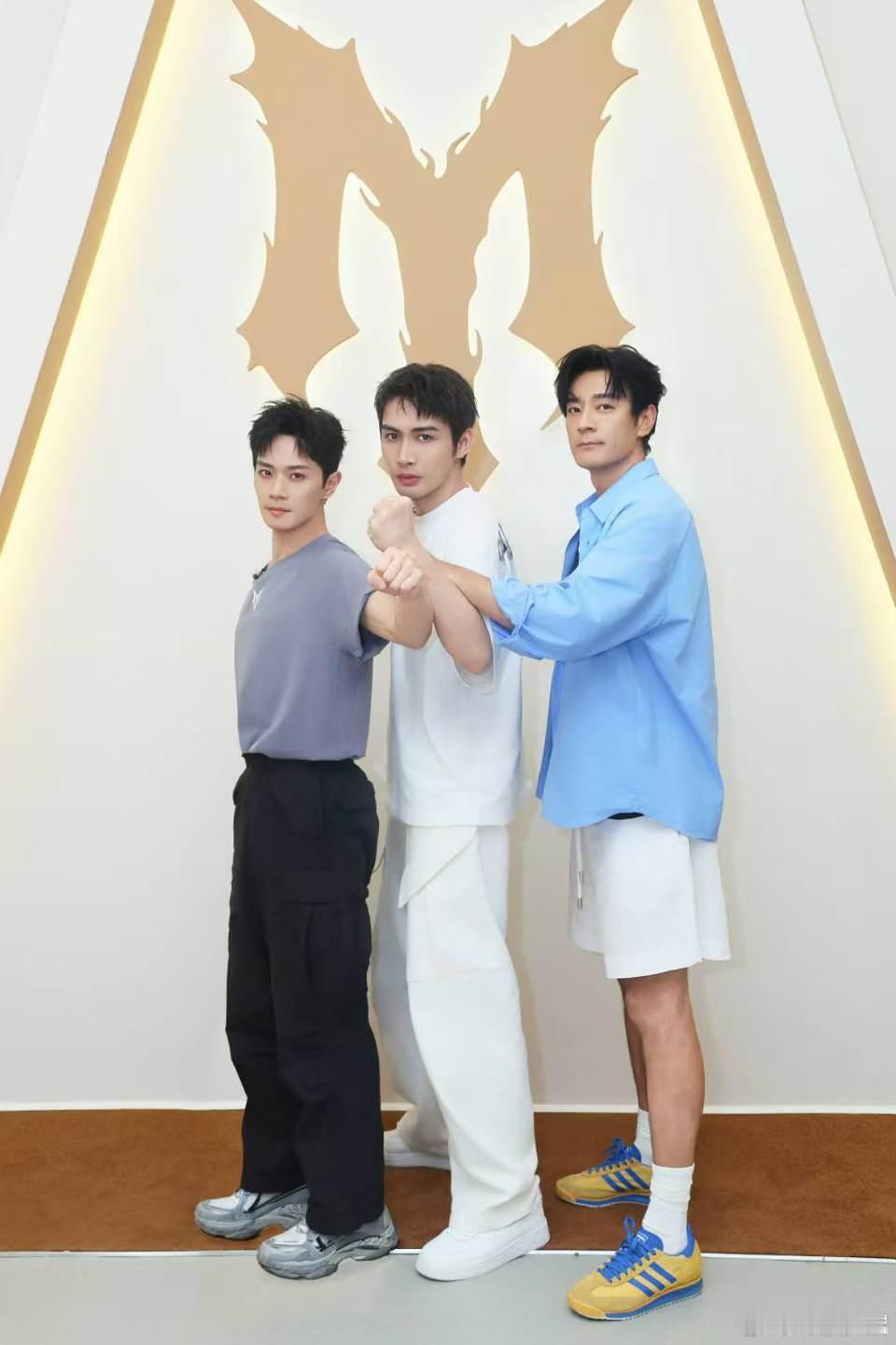 披荆斩棘直播披哥6一公造型 造型和舞台曲风适配度天花板！欢快唱跳、抒情慢歌、功夫