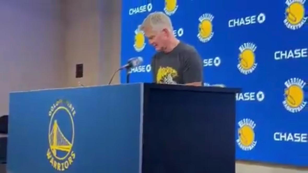 科尔聊今晚勇士内线的劣势“ 可以通过提高执行力和抢篮板来克服这个问题” 动不动就