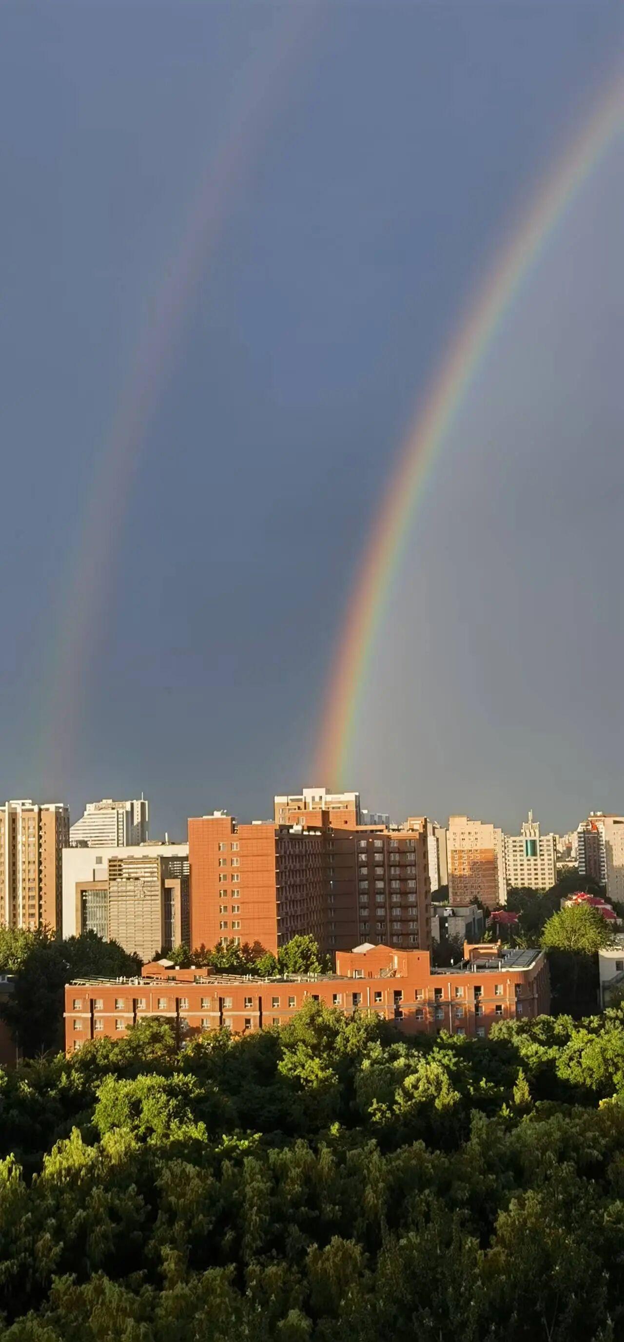 分享一下你随手拍的照片雨后彩虹美不胜收？