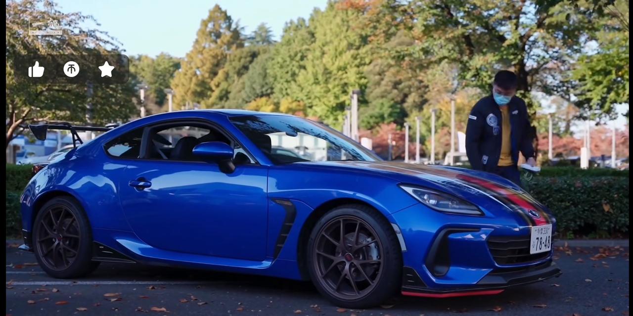 有个尾翼真好看！很饱满
可惜的是，原装没有得备案尾翼…
但现在想改也只能想想😮