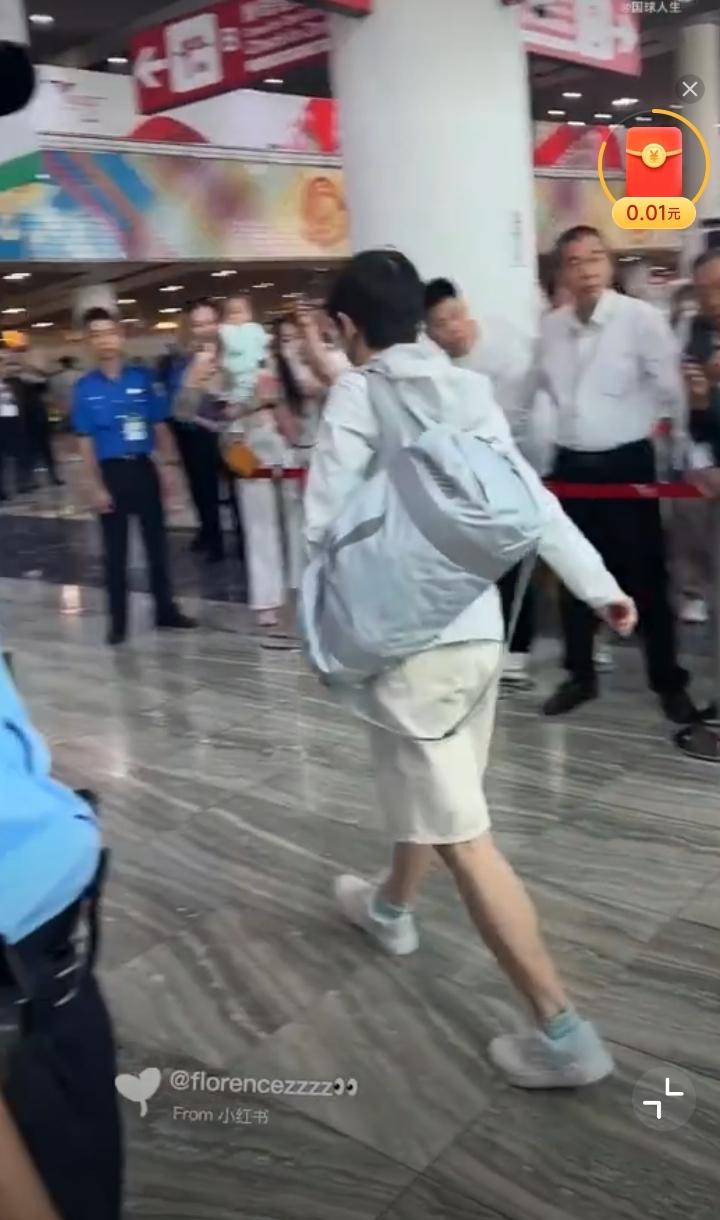 国乒澳门启程返京！
斩获2025WTT澳门冠军赛男单、女单冠军、包揽女单四强的国
