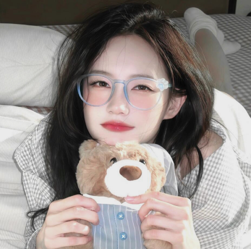 李一桐美人余造型疑似抄袭许我耀眼这哪里是疑似抄袭啊，这完全就是克隆好嘛‼️到底是