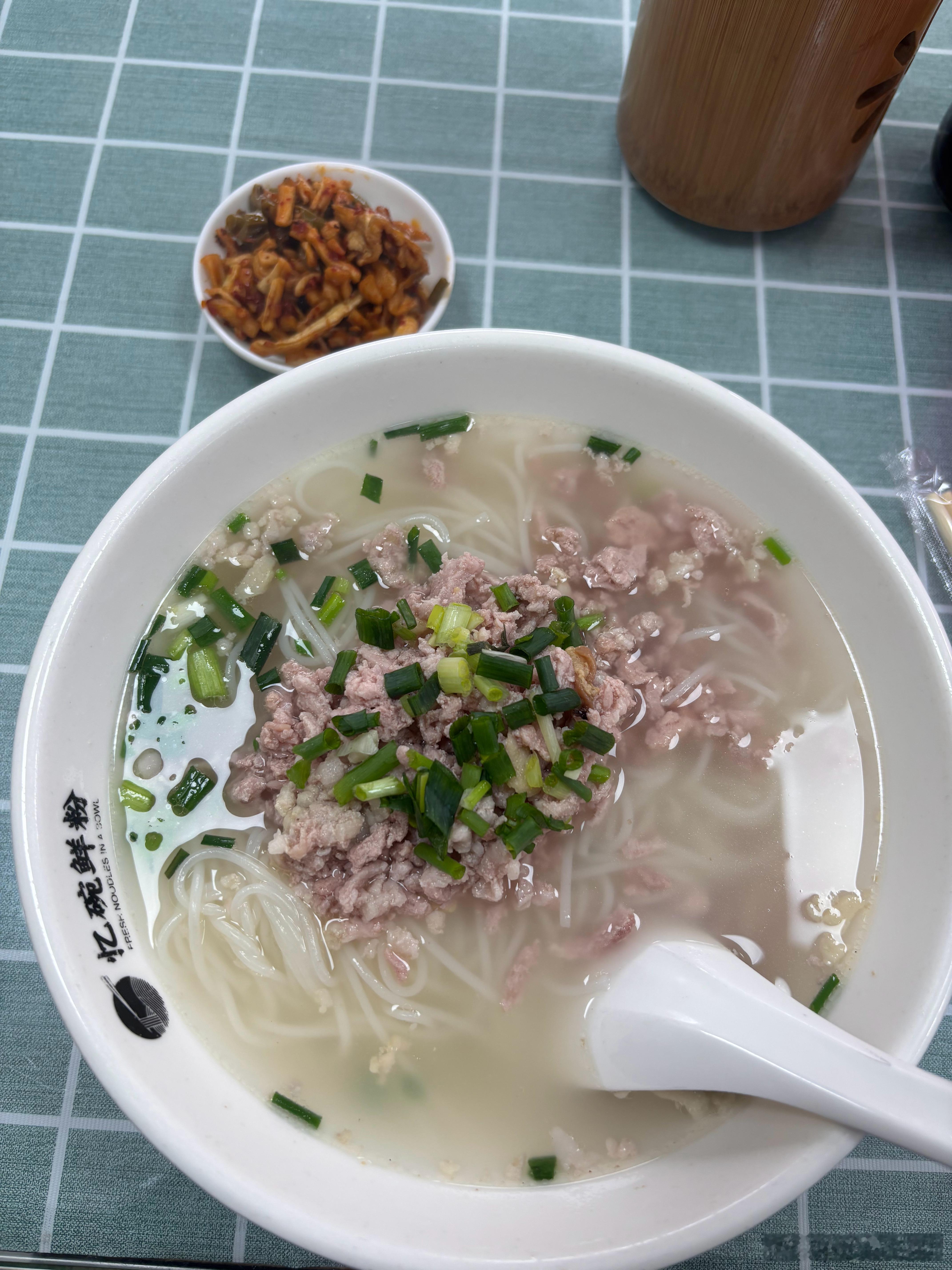 田栩宁  今天吃清淡点边吃边抢欧莱雅