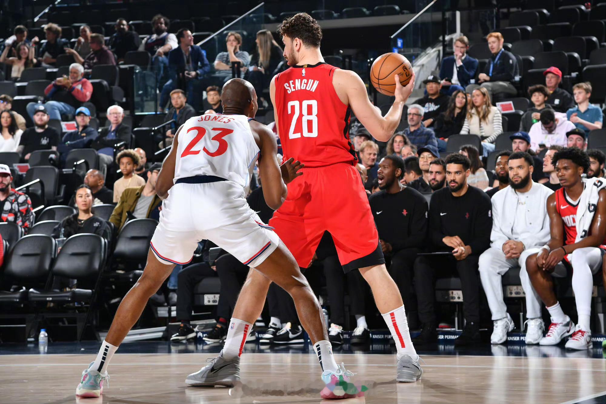 终于要有比赛看了！比赛预告：明日9:00，火箭主场迎战快船，休息这么多天的火箭，