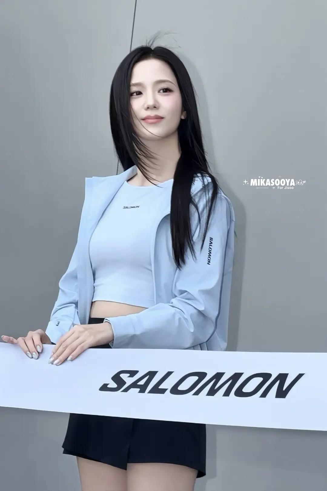 金智秀想来中国爬长城对谁都笑嘻嘻特有礼貌一女孩