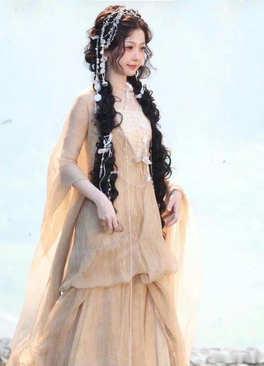 虞书欣蚌精公主造型虞书欣蚌精公主妆造好美 何盼简直神女来的 