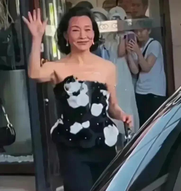 陈冲啊陈冲，你这是闹哪出啊？

娱乐圈啊，这地界儿，说它风平浪静吧，隔三差五就能