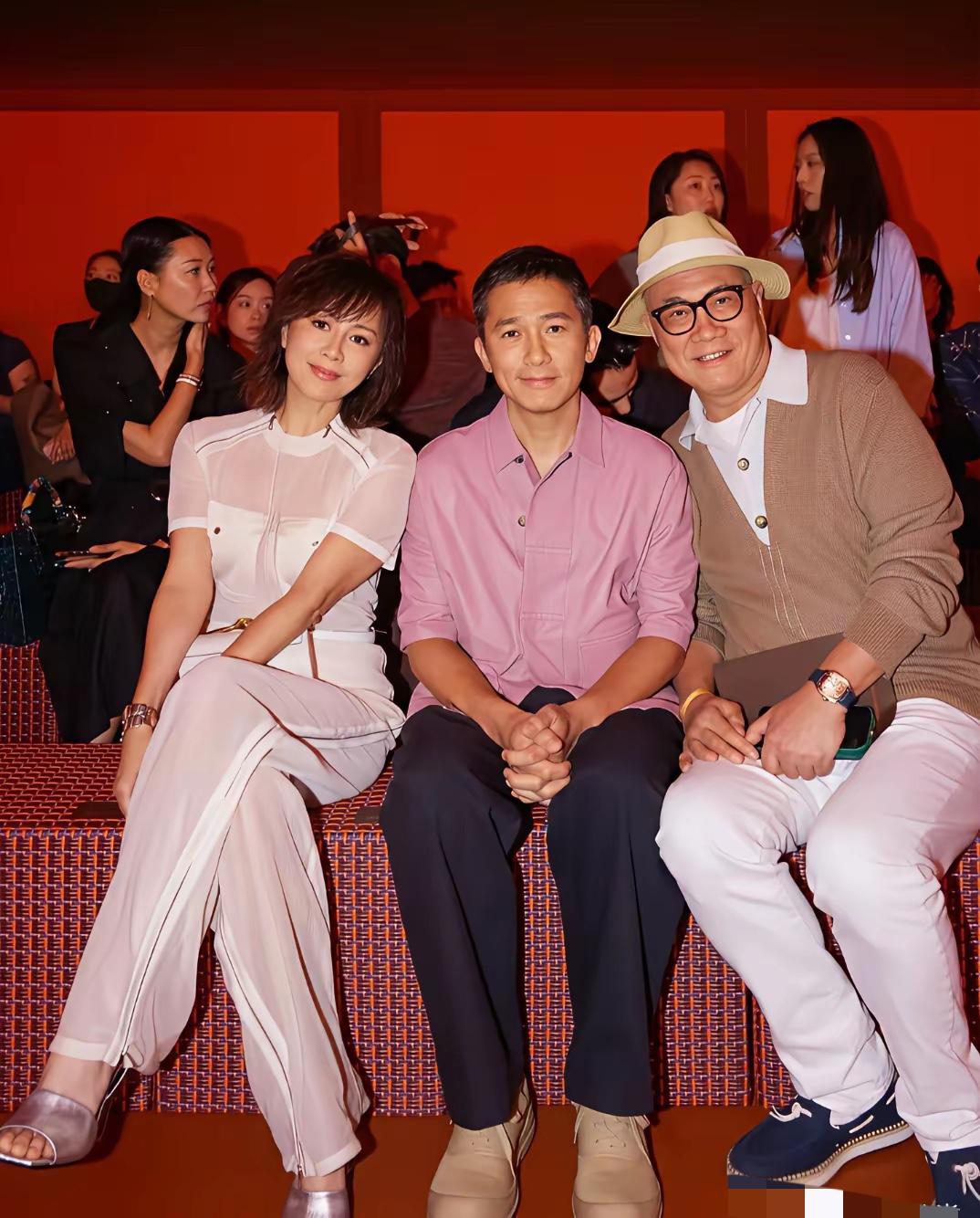 梁朝伟和刘嘉玲我认识，另一位男士是谁？