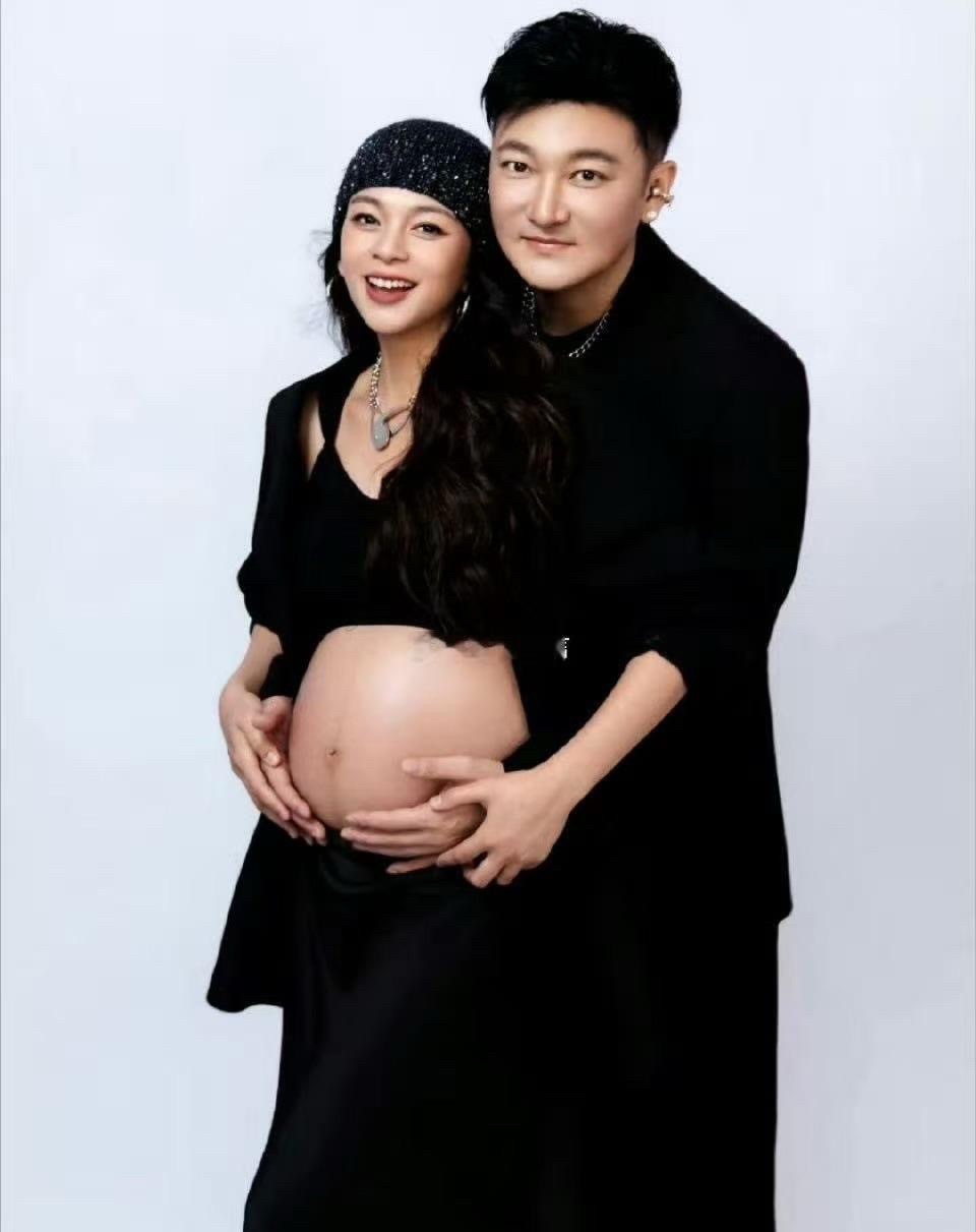 她怎么不出来拍戏了？要是多营业，肯定妥妥的一线了 