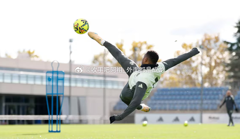 据《阿斯报》报道，皇马锋线核心姆巴佩、维尼修斯与贝林厄姆在国际比赛日后均无伤归队