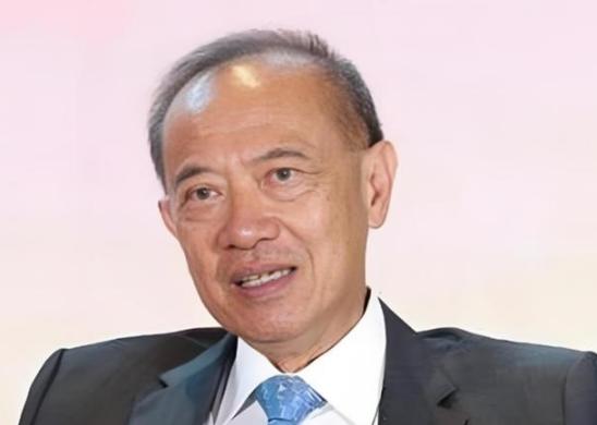 终于有人说出了大实话！新加坡前外长杨荣文说：不要看美国动不动就威胁中国、制裁中国