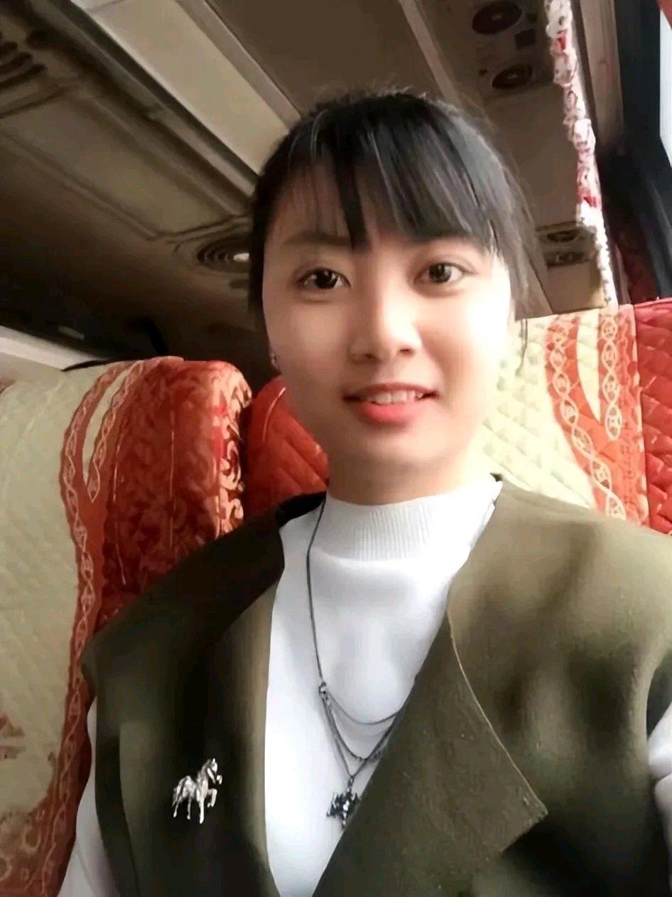 越南女孩范氏香1995年出生在农村家庭，2016年到中国公司上班，认识了大她13