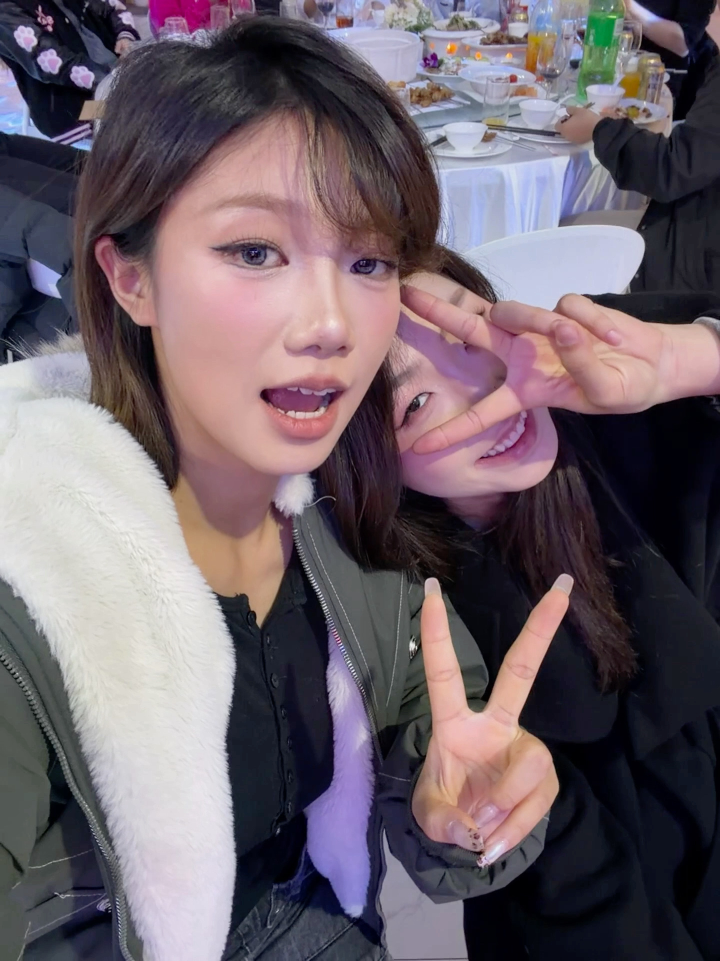 这里非常韩系的小姐姐有两个