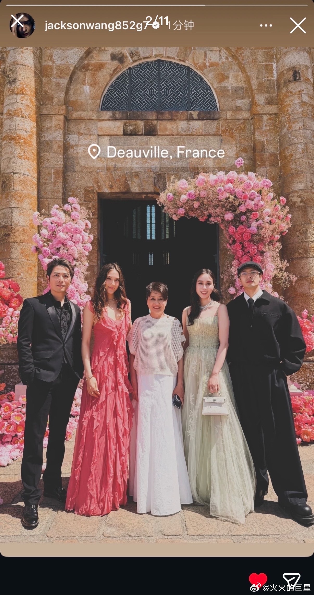 因为何猷君奚梦瑶婚礼联动上的王嘉尔陈学冬王嘉尔陈学冬合照王嘉尔晒与陈学冬合照