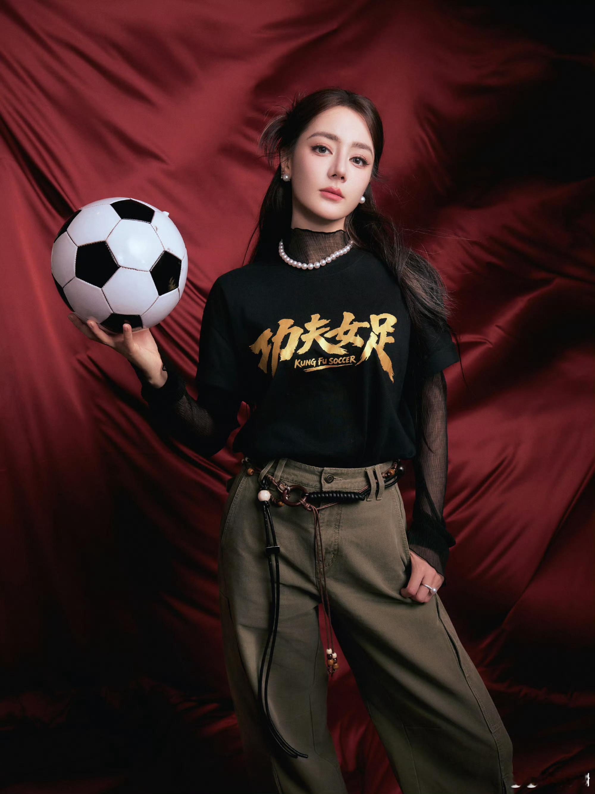 迪丽热巴钰珑嘴硬心软具象化《功夫女足》这段护友名场面后劲超大，钰珑主动为双双回击
