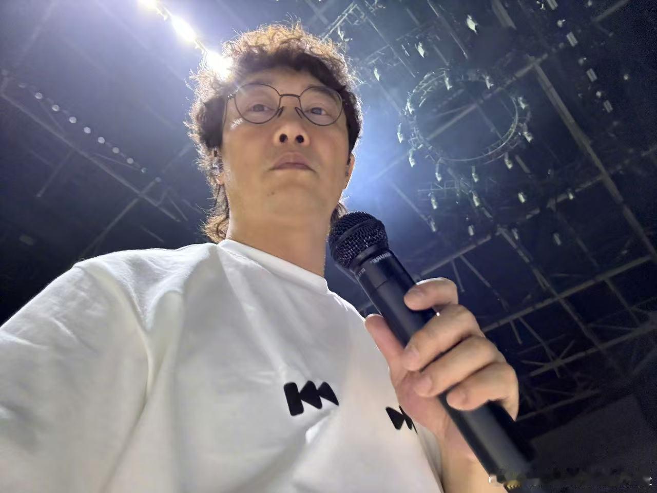陈奕迅北京 陈奕迅的演唱会现场绝对可以称之为音乐盛宴，时隔多年再次以北京为收官战