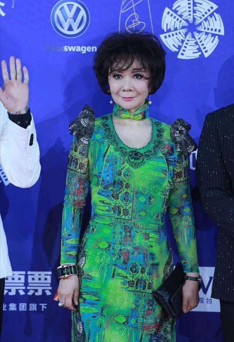 年关将近，又快要过年了。过年大家期盼的无疑是与家人团聚，吃好喝好。当然还有春晚。