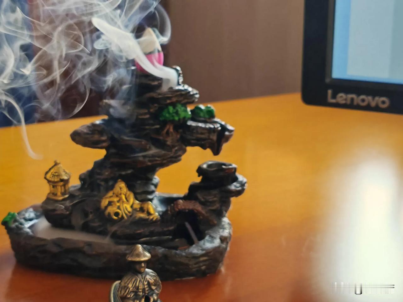 人生就是如此奇妙，前三十年往往因父亲的地位等因素他人敬重儿子，后三十年则多因子的