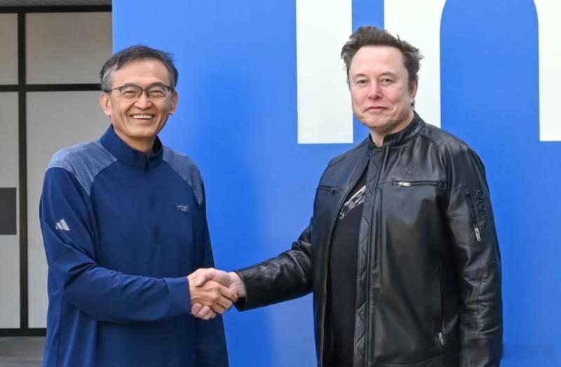 英特尔CEO陈立武近日做客No Priors播客节目时透露，正与埃隆·马斯克合作
