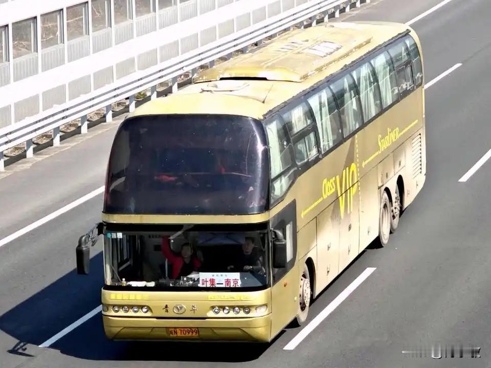 安徽曾经开出的省际长途线路（二），还有多少在跑？
叶集—南京
利辛—金华
阜南—