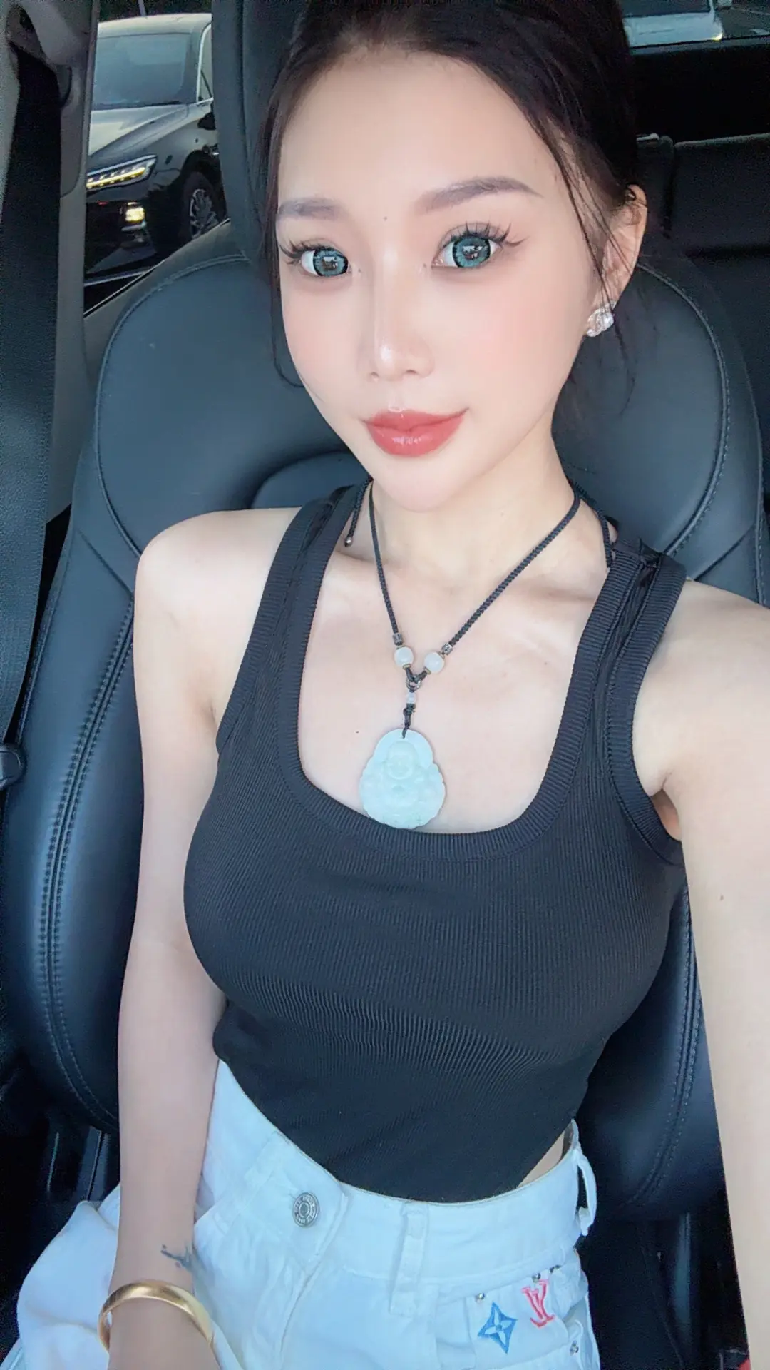 不要依赖任何人，大树底下无大草，旦凡让你遮风挡雨的，同样让你不见天日