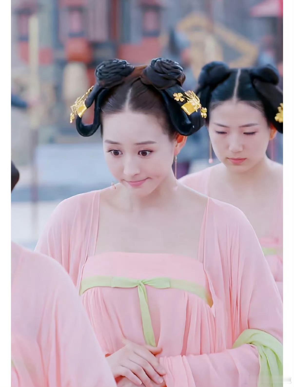 抹胸居然是后期为了播出剪辑的，唐朝真的这么开放吗 