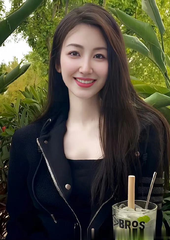 天天都想找你帮他办事的人。每次都想给你帮个忙的人。你喜欢和哪种人交往？你自己属于
