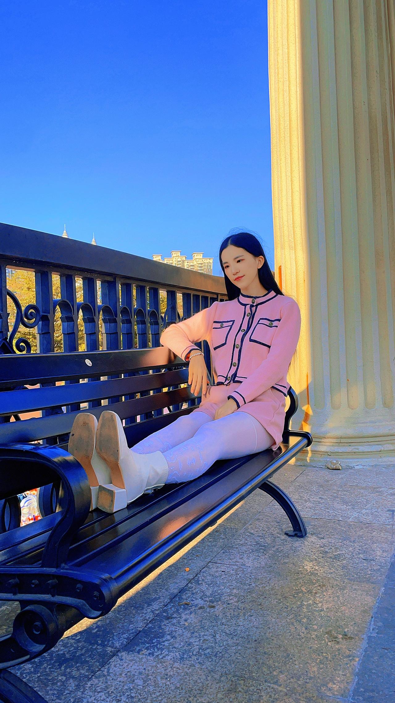 OOTD今日播报，喜欢的衣服会说话，诉说着对生活的期待，今天也要做最耀眼的自己。