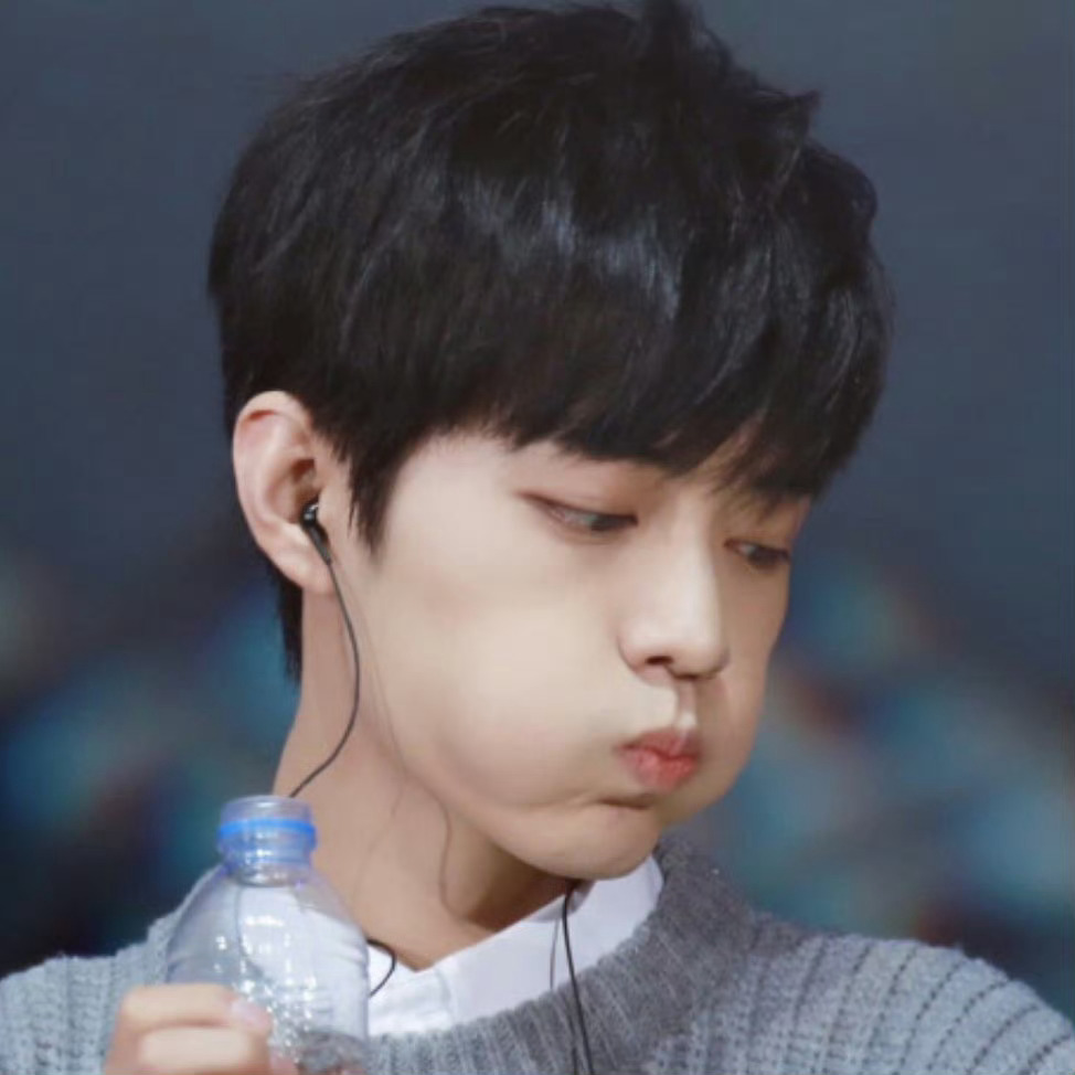 肖战从小学绘画嘟嘟嘴的阿战超可爱，好想戳一戳！肖战站姐居然还有存货📮刘宇站姐发