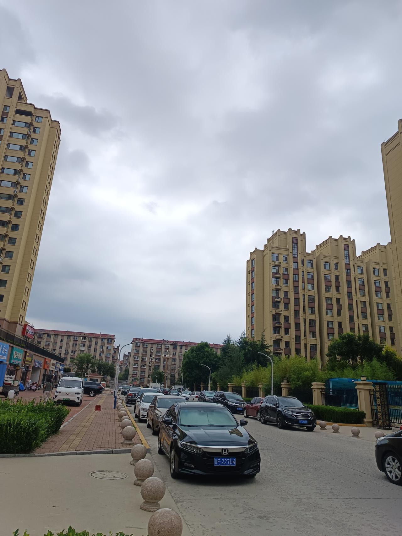 立秋都过去20天了，烟台牟平区这边，咋还这么热[发怒]
我住的地方离海边3公里，