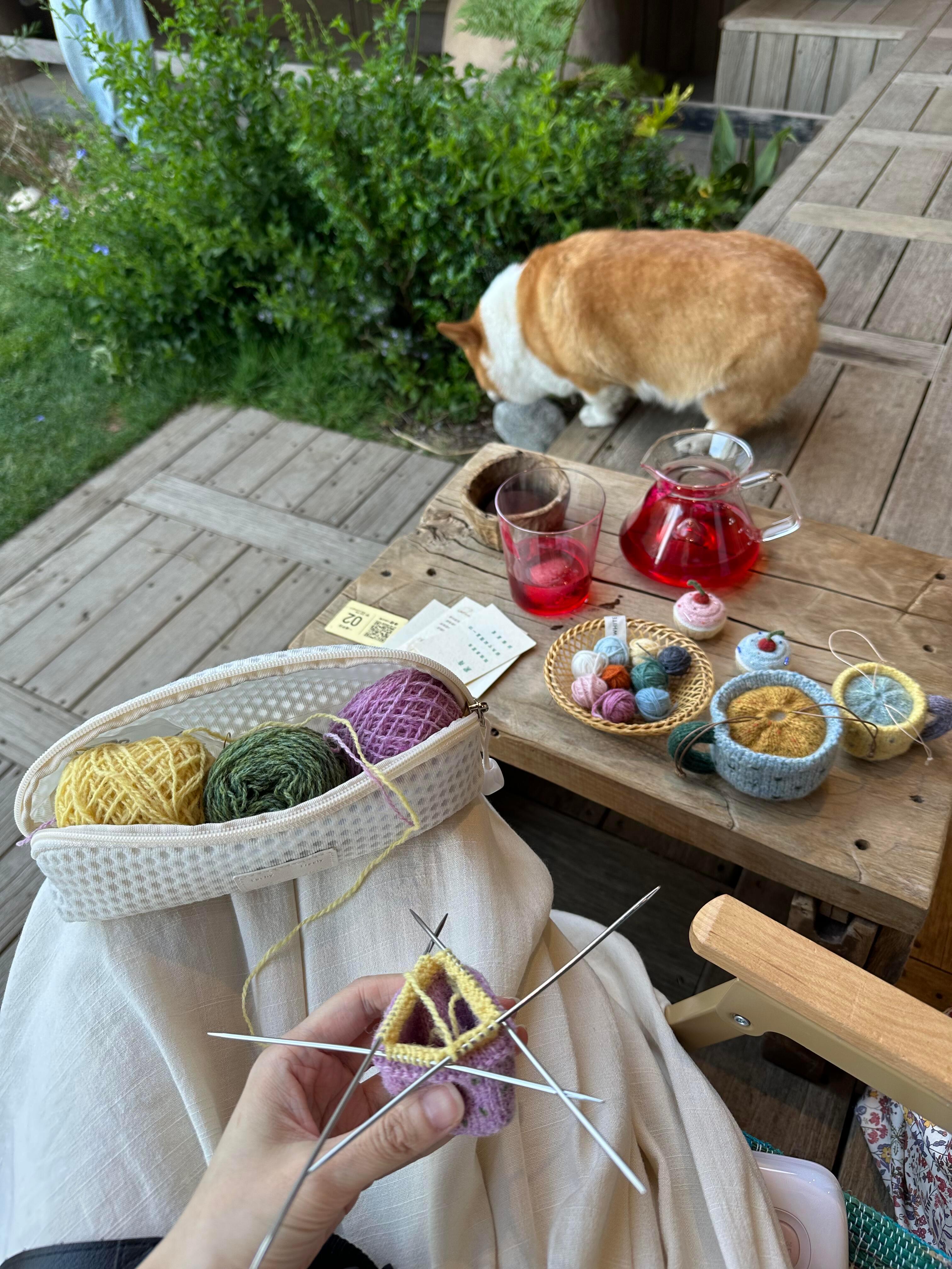 春日漫长,够我发很多次呆,想很多件小事。 