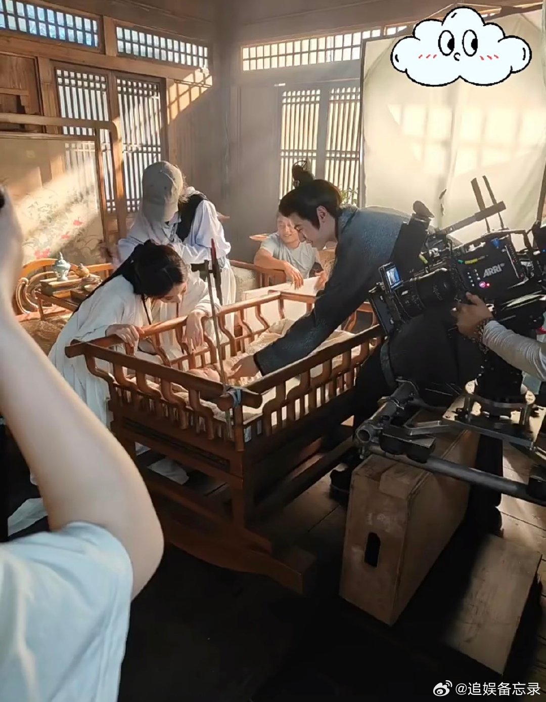 百花杀父凭子贵世子妃上位了百花杀 府内各方势力拉扯不断，世子妃凭借关键筹码打破僵