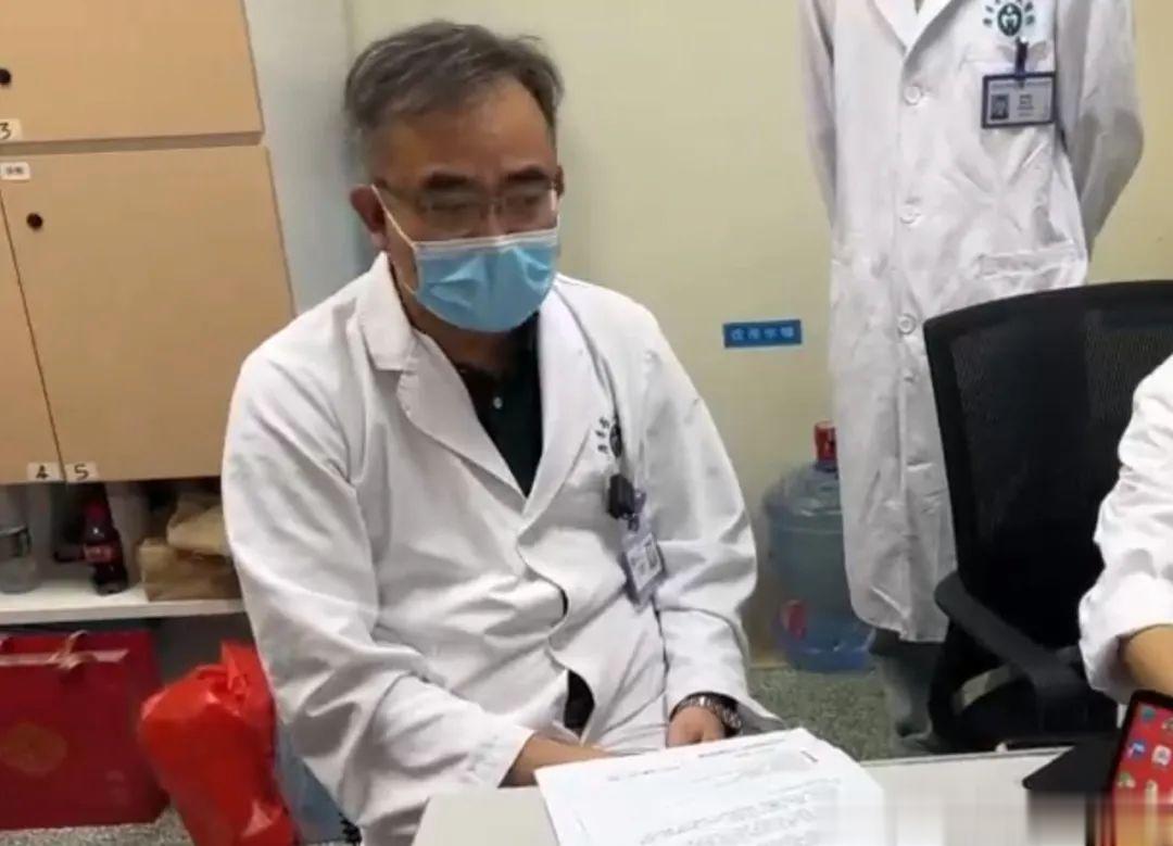 “天啊，为什么我的肺上会长这么多结节？”#拒绝肺结节焦虑# #肺结节科普课堂# 