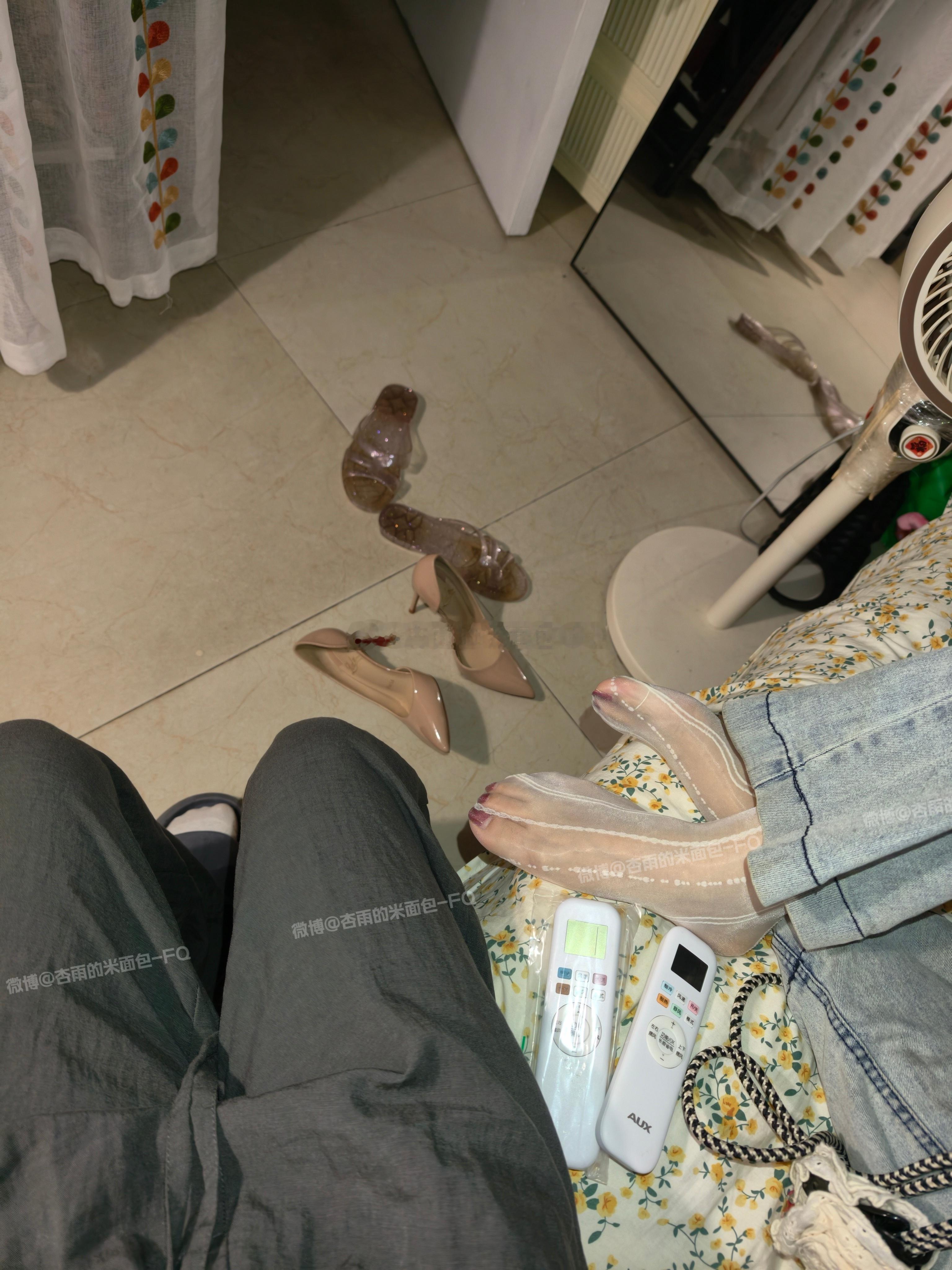 空调遥控板不见了一个，网上买了个以为是原装，结果不是，果然现在无论什么东西都很难