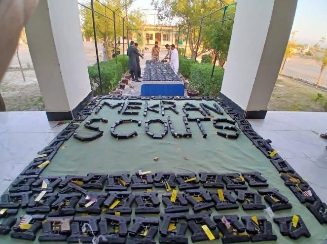 巴基斯坦边境截获大案！巴基斯坦安全部队在俾路支省凯奇县图尔巴特乡 M-8 公路查